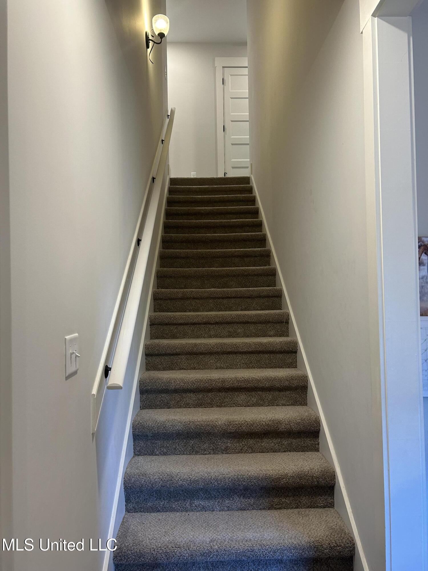 1411 Clair Circle South Hernando, MS 38632 - Photo 26 of 33 stairs