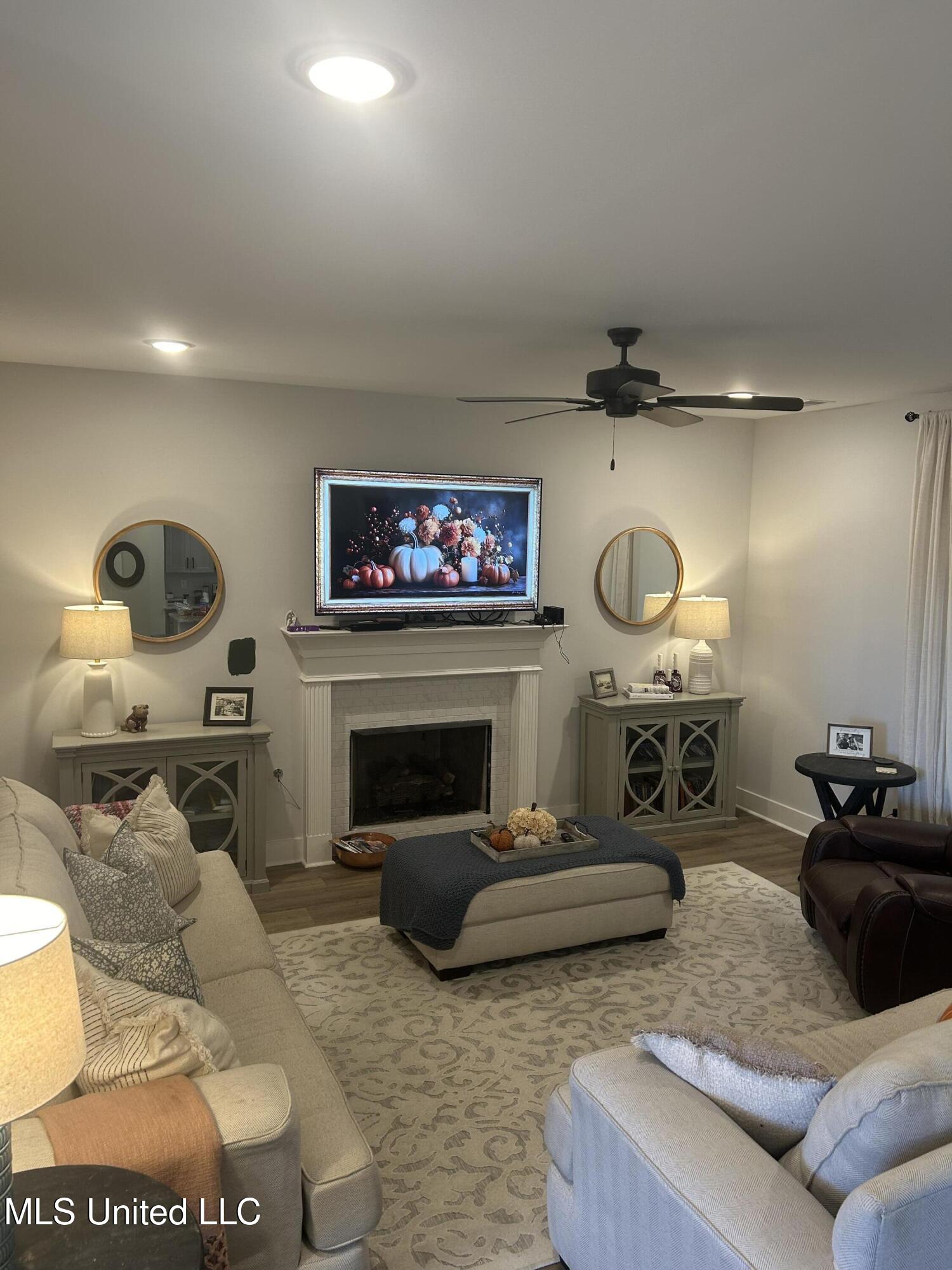 1411 Clair Circle South Hernando, MS 38632 - Photo 3 of 33 living room