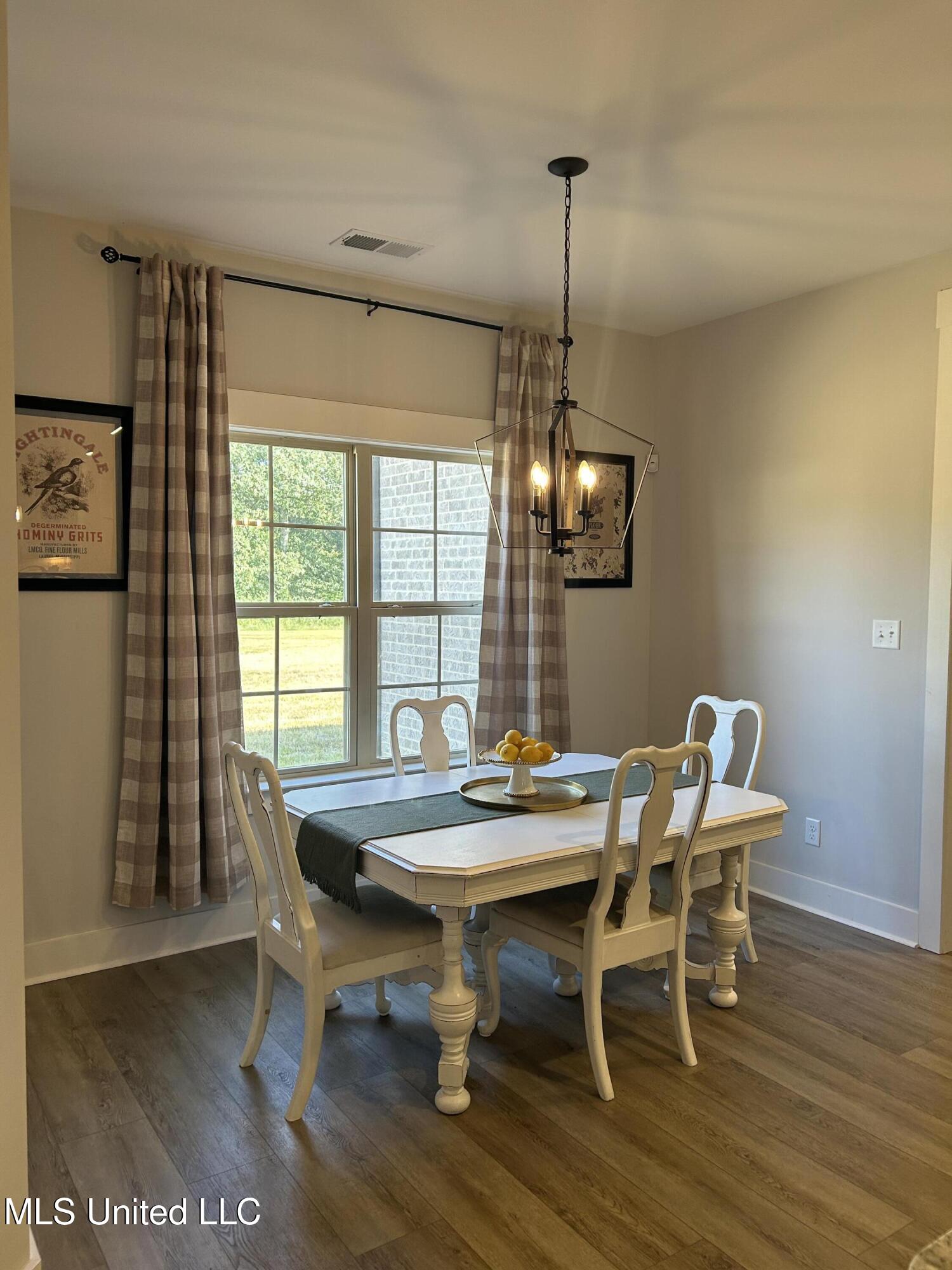 1411 Clair Circle South Hernando, MS 38632 - Photo 7 of 33 breakfast area