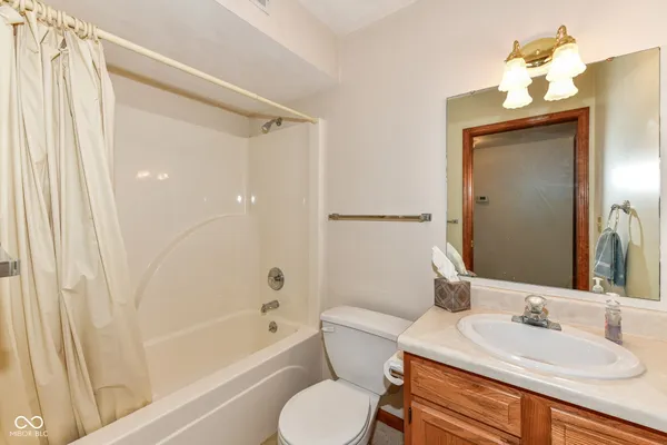 $170,000 | 725 Santa Fe Boulevard, Kokomo, IN 46901