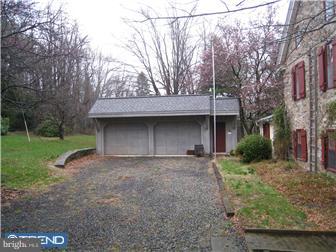 961 Parestis Road Barto, PA 19504 - Photo 4 of 12 Garage