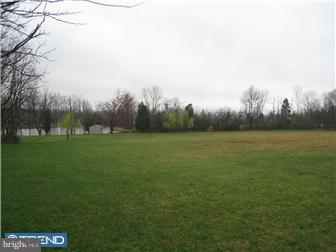 961 Parestis Road Barto, PA 19504 - Photo 8 of 12 View