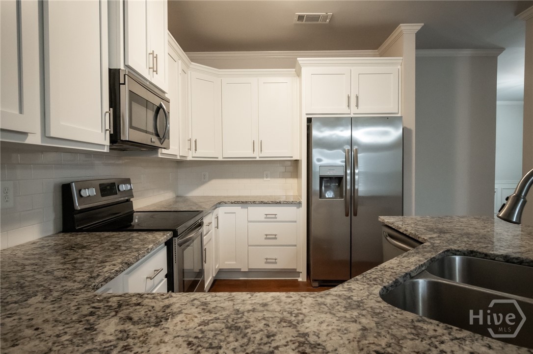 1054 Market Street Watkinsville, GA 30677 - Photo 6 of 37