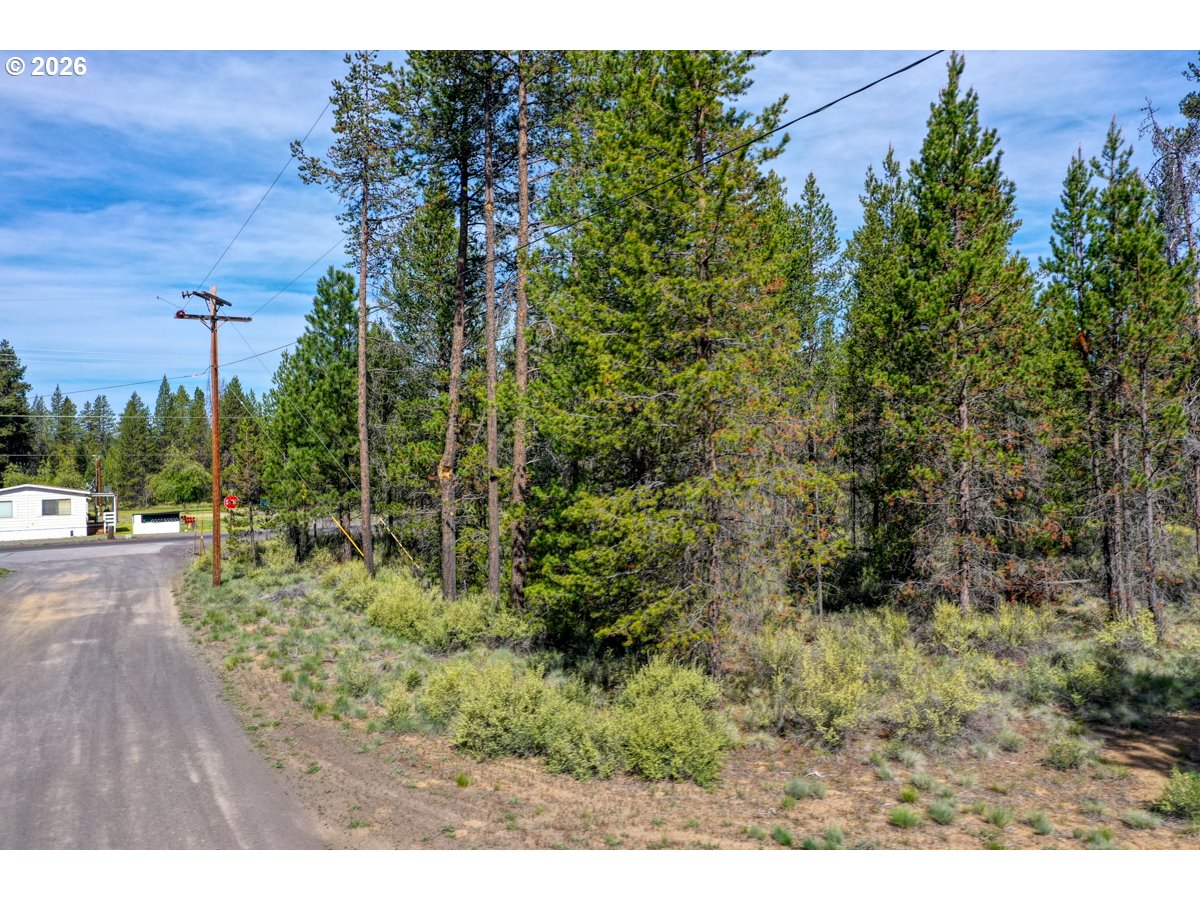 54592 Huntington Road Bend, OR 97707 - Photo 20 of 27