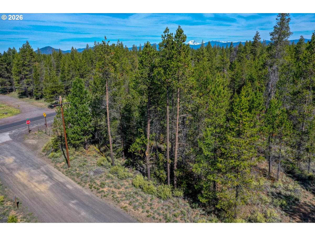 54592 Huntington Road Bend, OR 97707 - Photo 21 of 27
