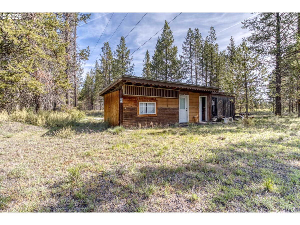 54592 Huntington Road Bend, OR 97707 - Photo 9 of 27