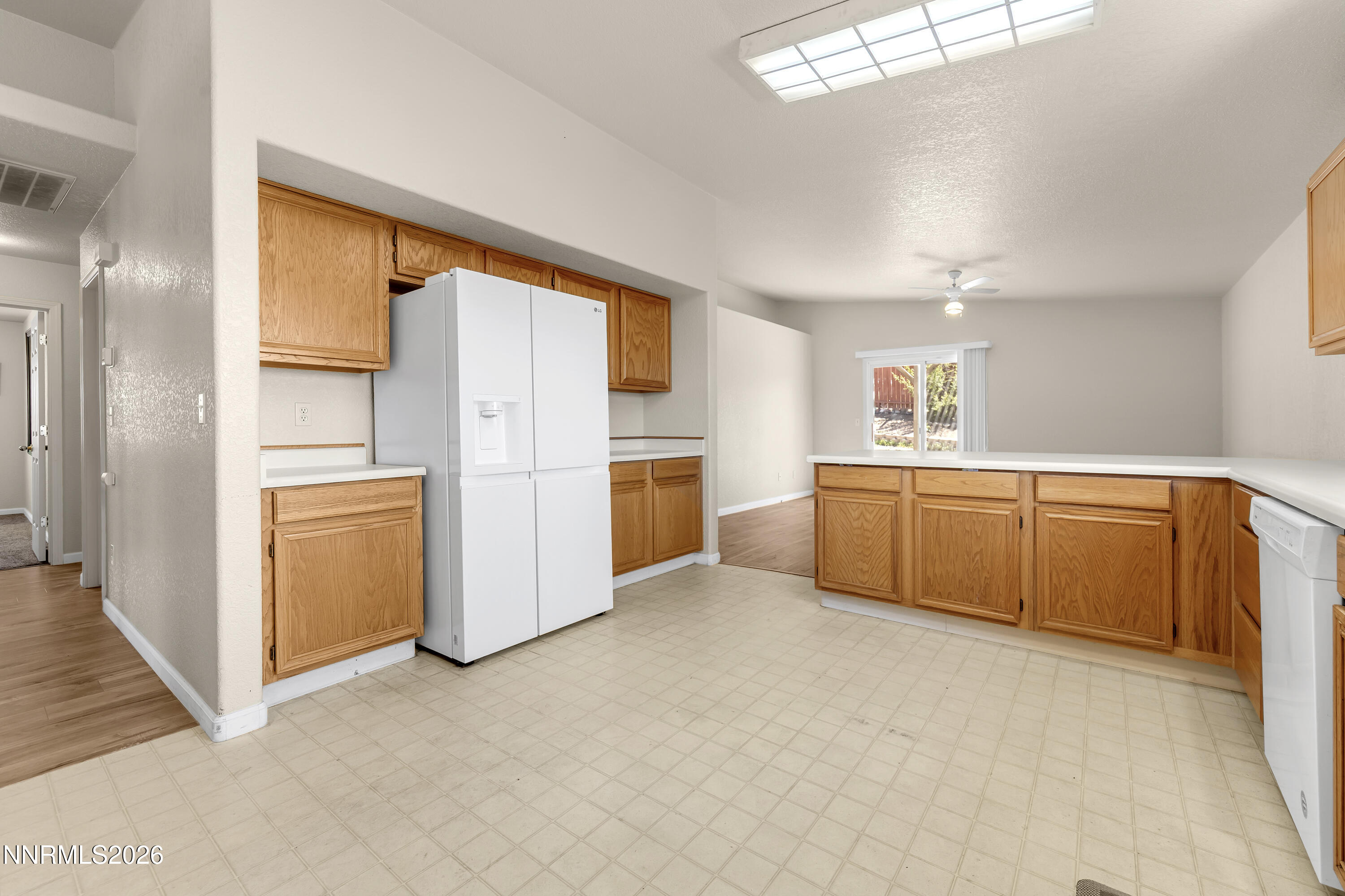 5486 Trapper Court Sun Valley, NV 89433 - Photo 8 of 37 Trapper5486-008