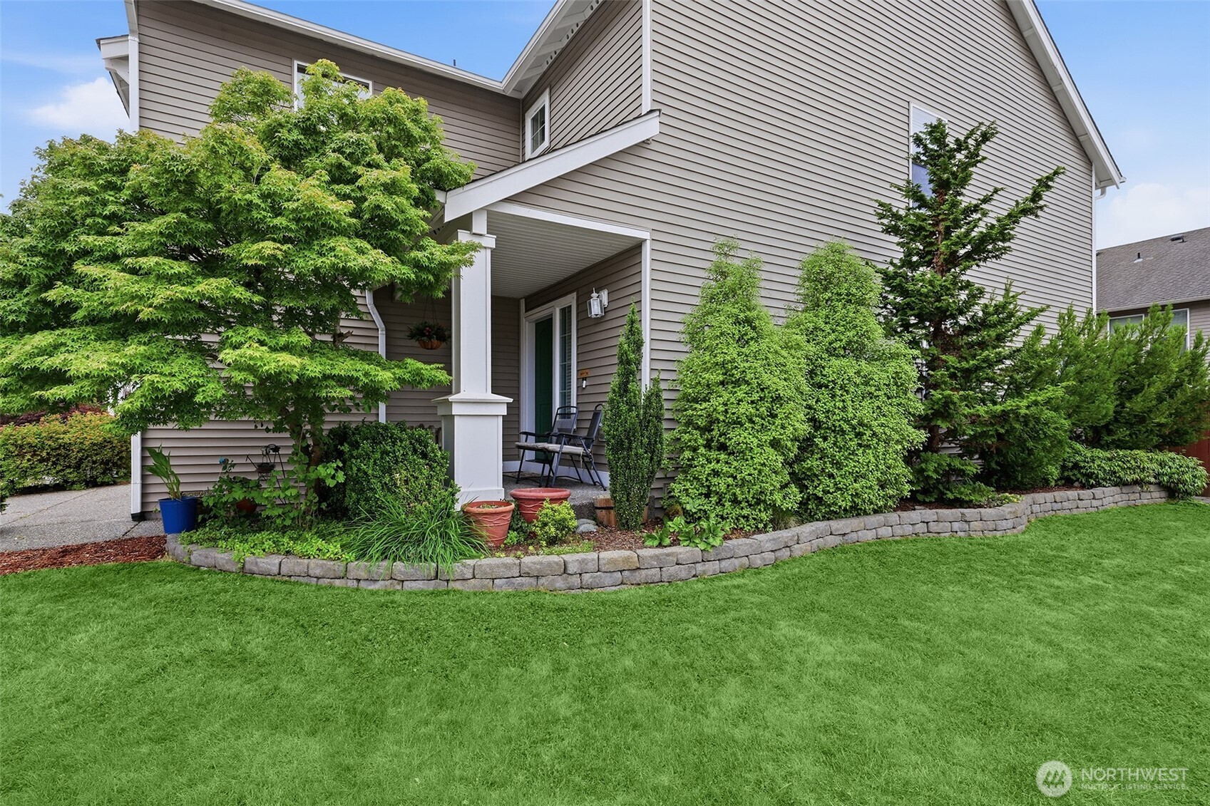 305 Lynnwood Avenue Southeast Renton, WA 98056 - Photo 3 of 28