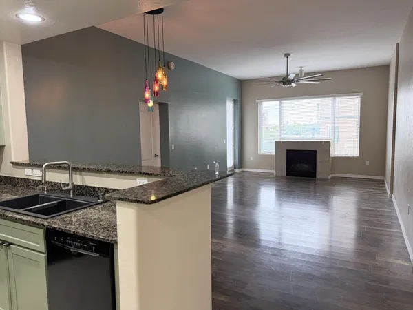 $1,995 | 2302 North Central Avenue, Unit 311, Phoenix, AZ 85004