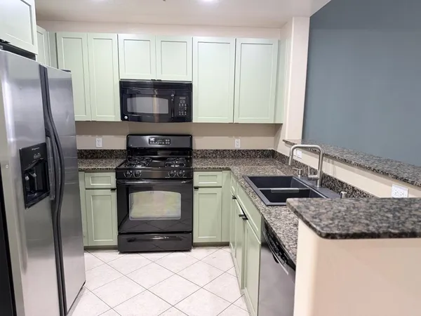 $1,995 | 2302 North Central Avenue, Unit 311, Phoenix, AZ 85004