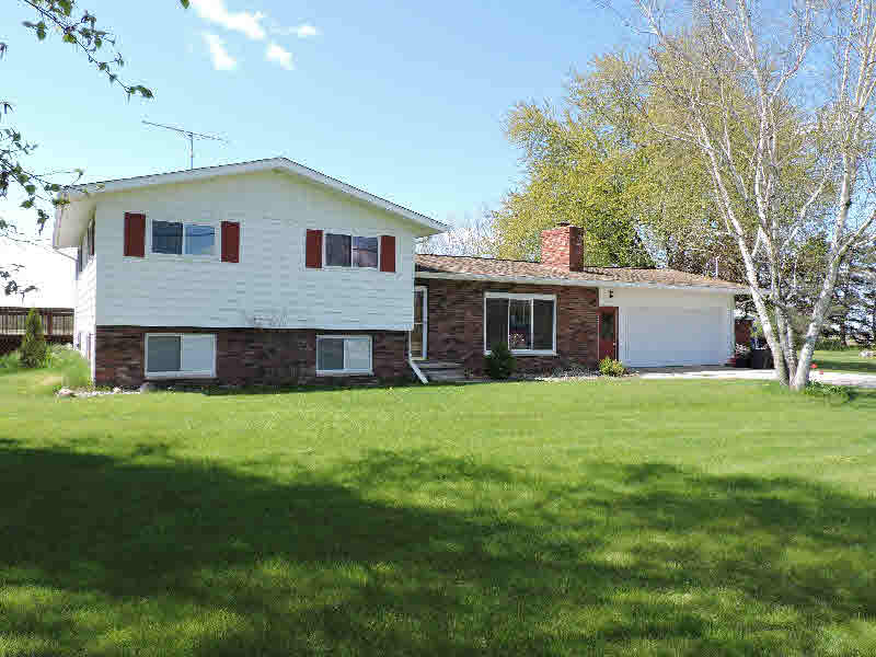 365 West Pinconning Road Pinconning, MI 48650 - Photo 1 of 23