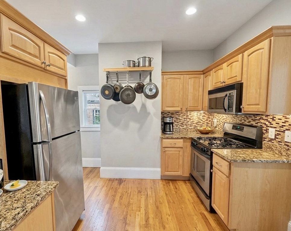 271 K Street, Unit 2 Boston, MA 02127 - Photo 3 of 11
