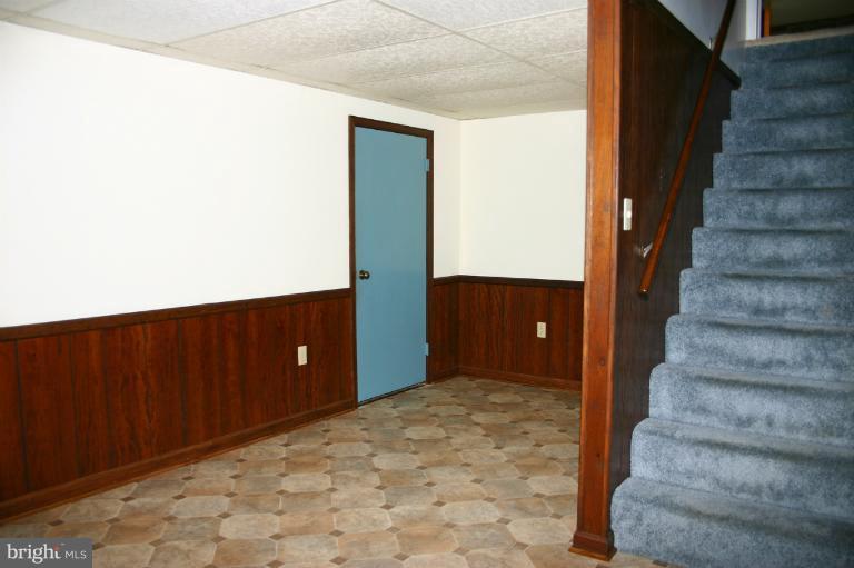 4603 Lower Beckleysville Road Hampstead, MD 21074 - Photo 13 of 28 Lower level craft room, view 2.