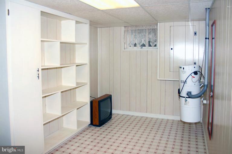 4603 Lower Beckleysville Road Hampstead, MD 21074 - Photo 26 of 28 Lower level storage room.