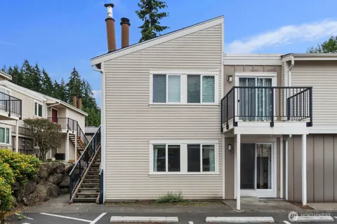 $325,000 | 12716 Northeast 120th Street, Unit H1, Kirkland, WA 98034