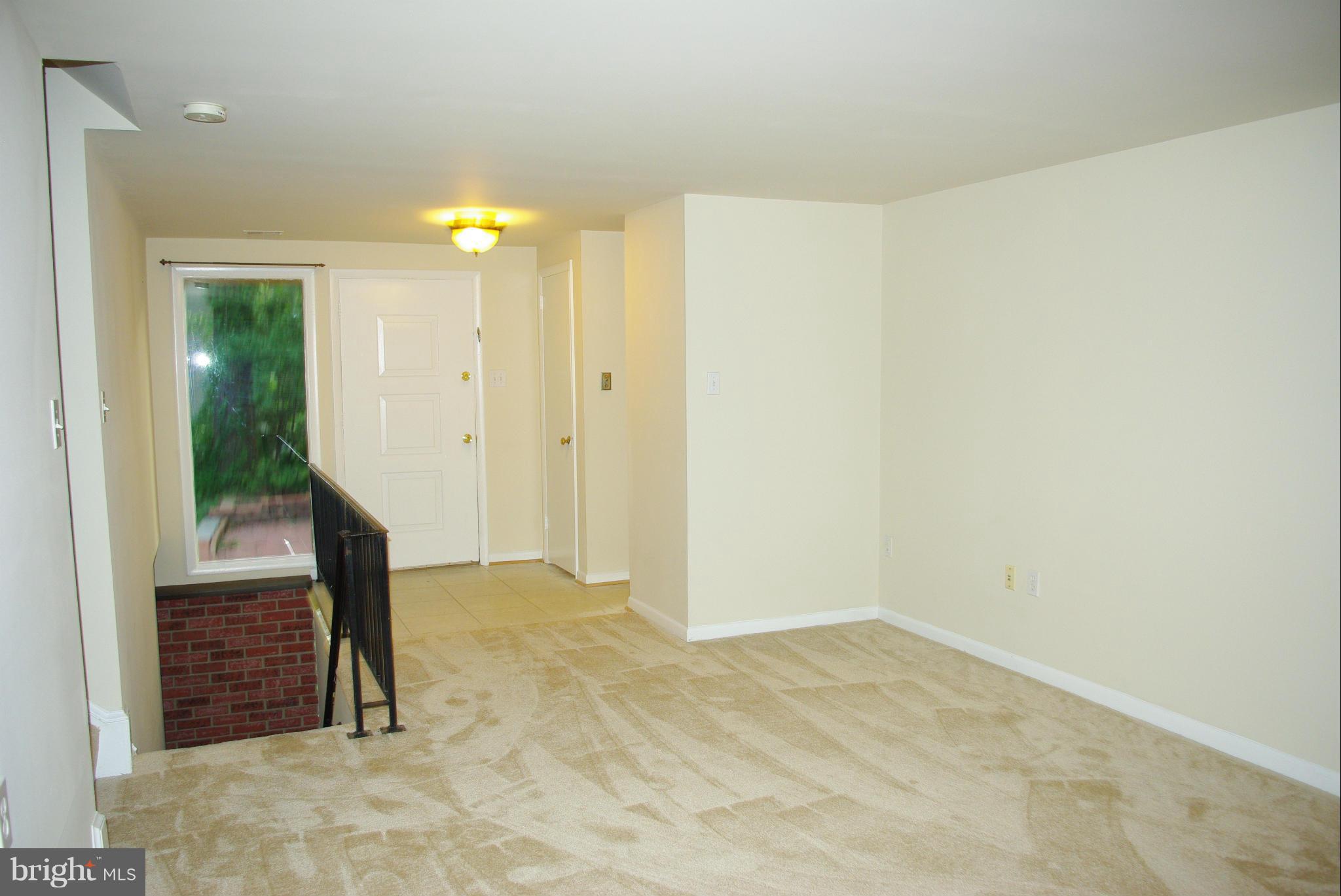 7923 Orange Plank Road Springfield, VA 22153 - Photo 3 of 24 Living Room