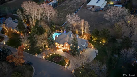 a view of outside area