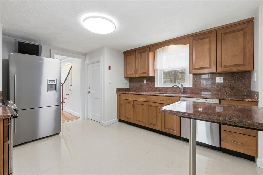 43 Brewster Road Medford, MA 02155 - Photo 6 of 29 Gallery Image 6