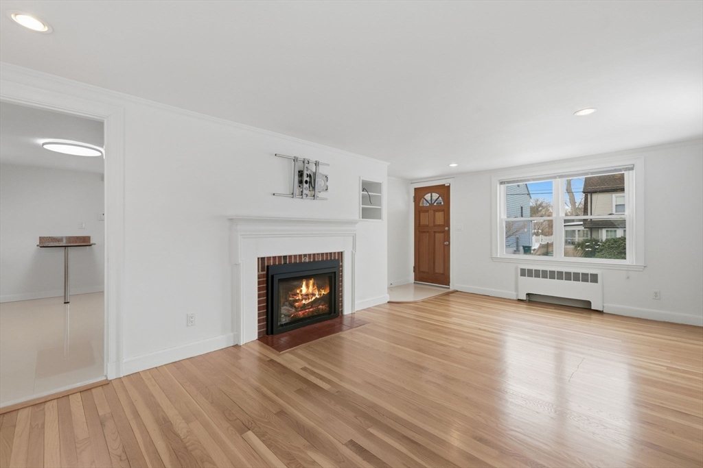 43 Brewster Road Medford, MA 02155 - Photo 9 of 29 Gallery Image 9