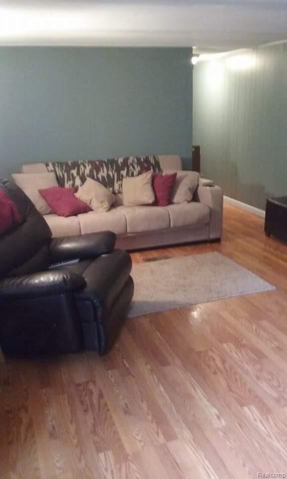 9311 Cedar Lake Road Pinckney, MI 48169 - Photo 4 of 7 FB_IMG_1520019132552.jpg