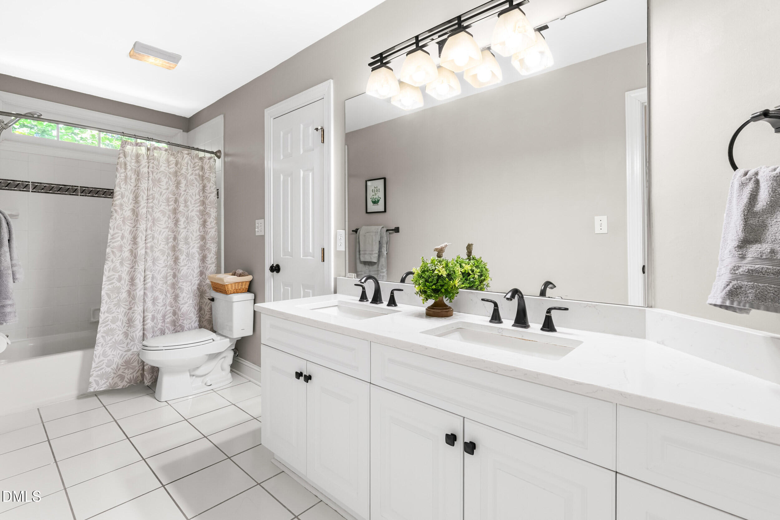5801 Sand Pebble Place Raleigh, NC 27613 - Photo 30 of 68 Jack&Jill Bath