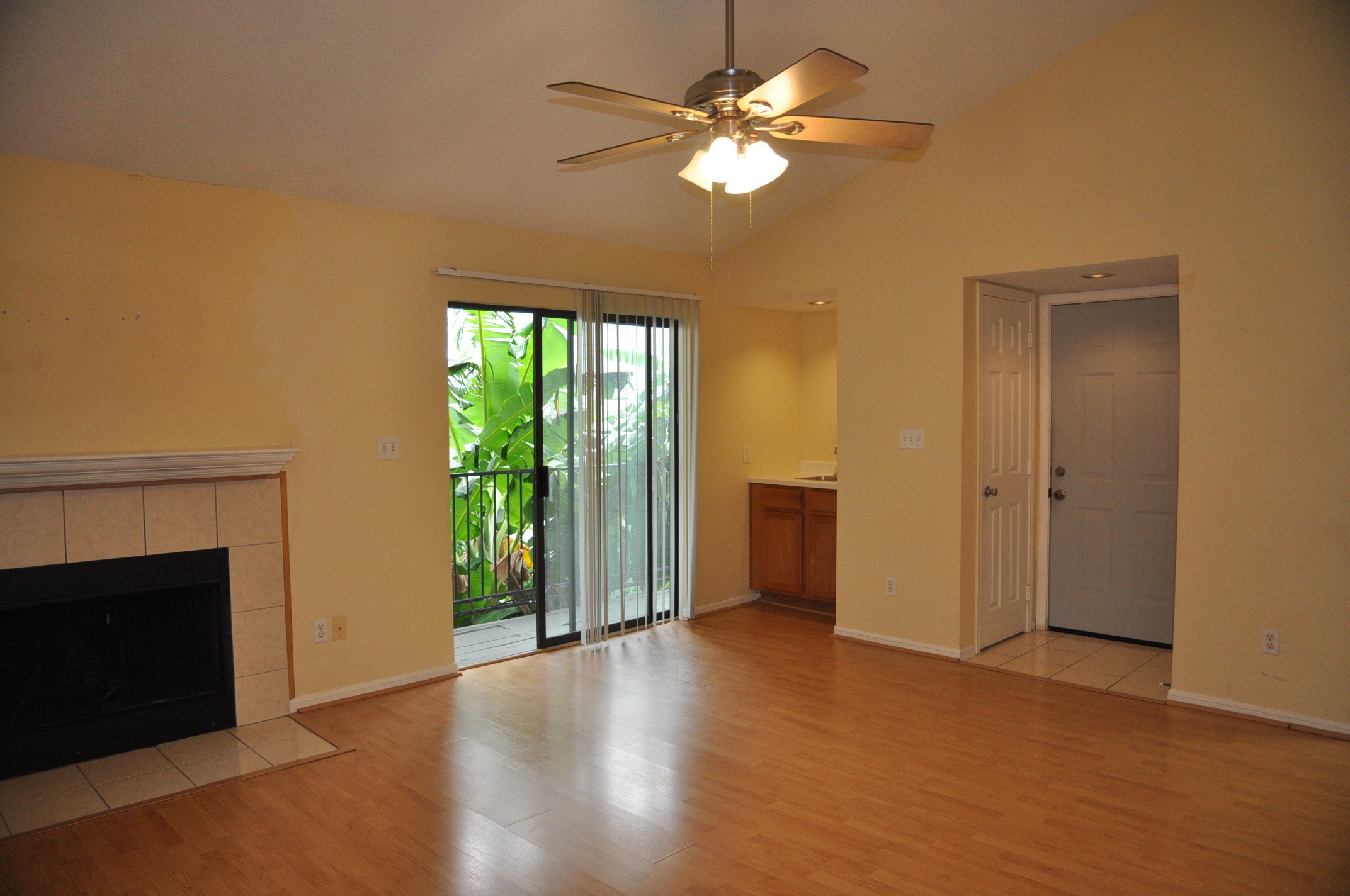 3754 Tanglewilde Street, Unit C16 Houston, TX 77063 - Photo 11 of 33