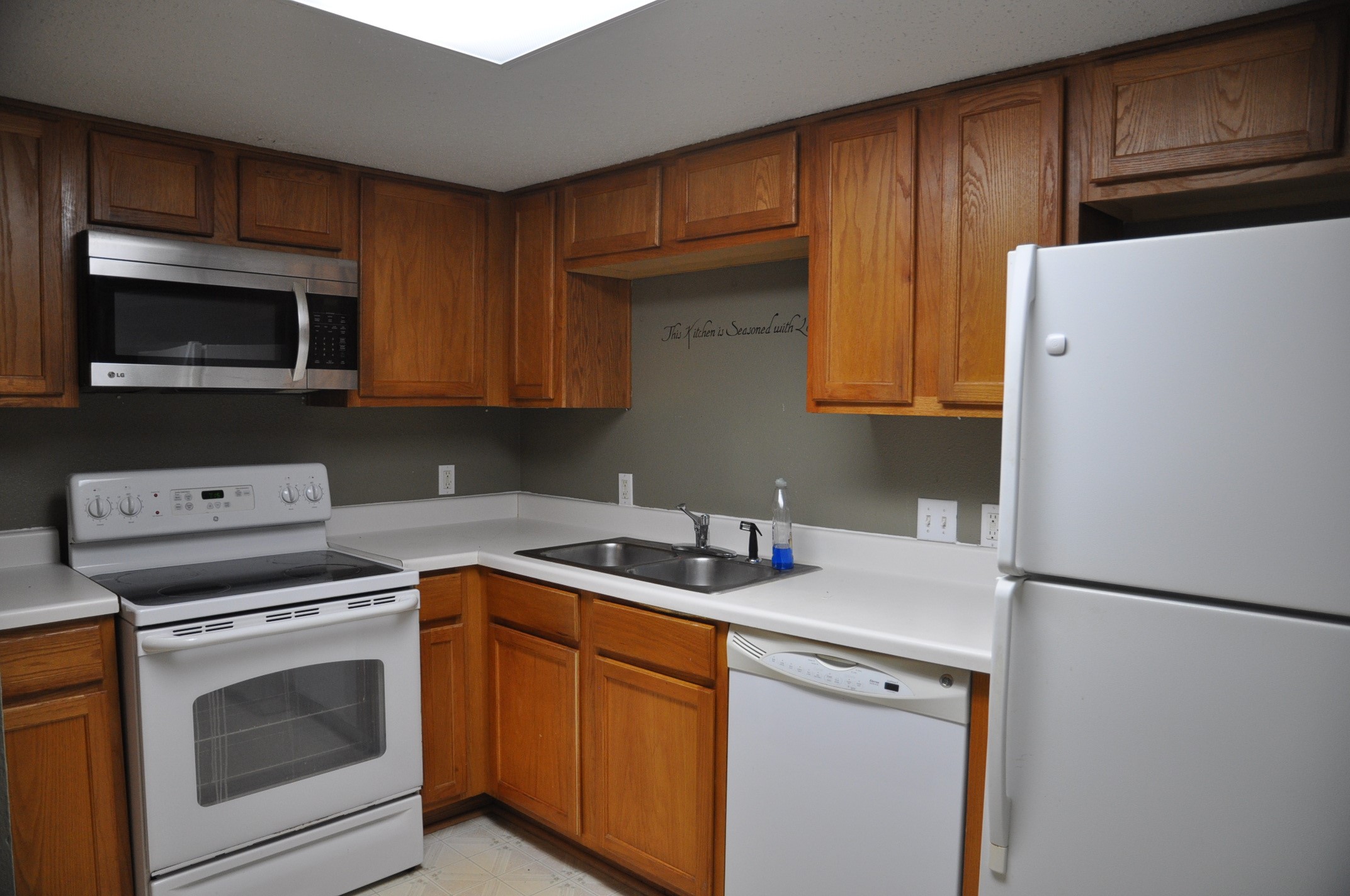 3754 Tanglewilde Street, Unit C16 Houston, TX 77063 - Photo 7 of 33