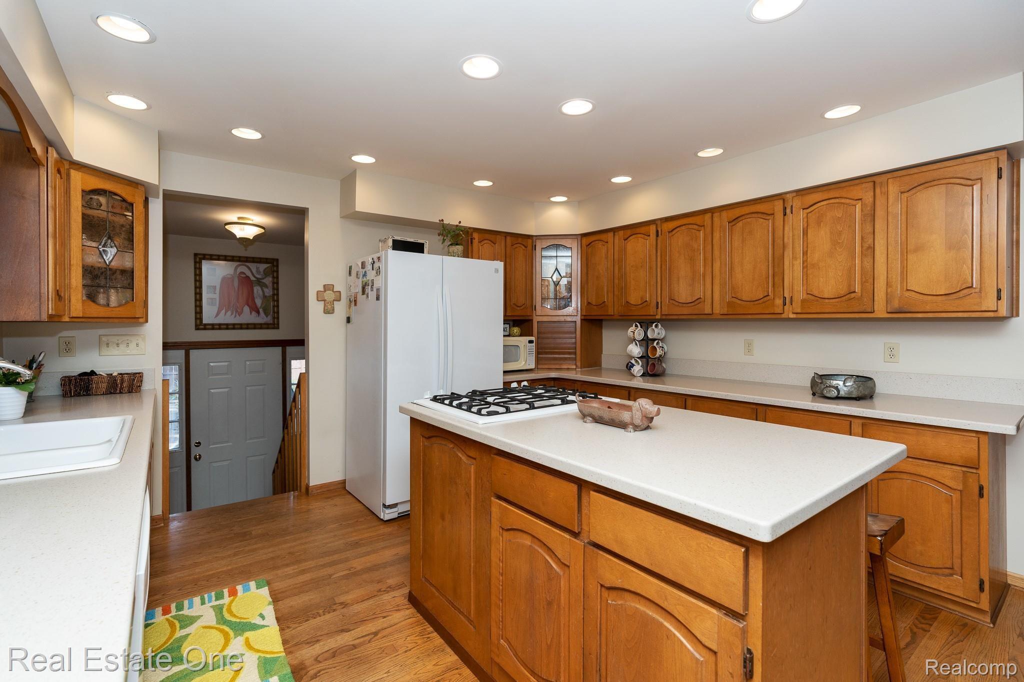 3280 Rockhaven Street Rochester, MI 48309 - Photo 17 of 42 Rockhaven MLS-012.jpg
