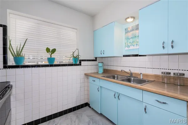 $1,295 | 7118 Jamieson Avenue, Unit A, St. Louis, MO 63109