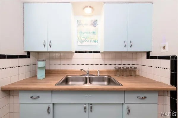 $1,295 | 7118 Jamieson Avenue, Unit A, St. Louis, MO 63109