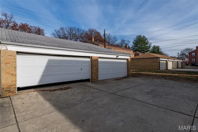 $1,595 | 7118 Jamieson Avenue, Unit A, St. Louis, MO 63109