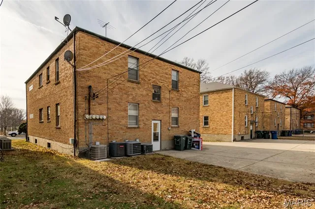 $1,595 | 7118 Jamieson Avenue, Unit A, St. Louis, MO 63109
