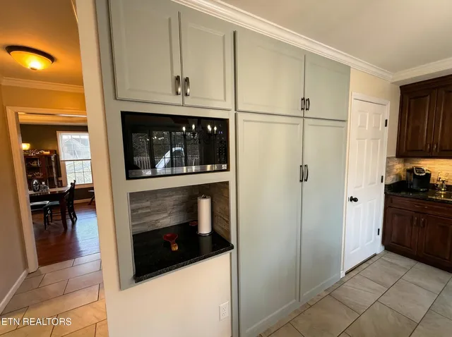 $689,900 | 124 Lazy Lane, Gray, TN 37615