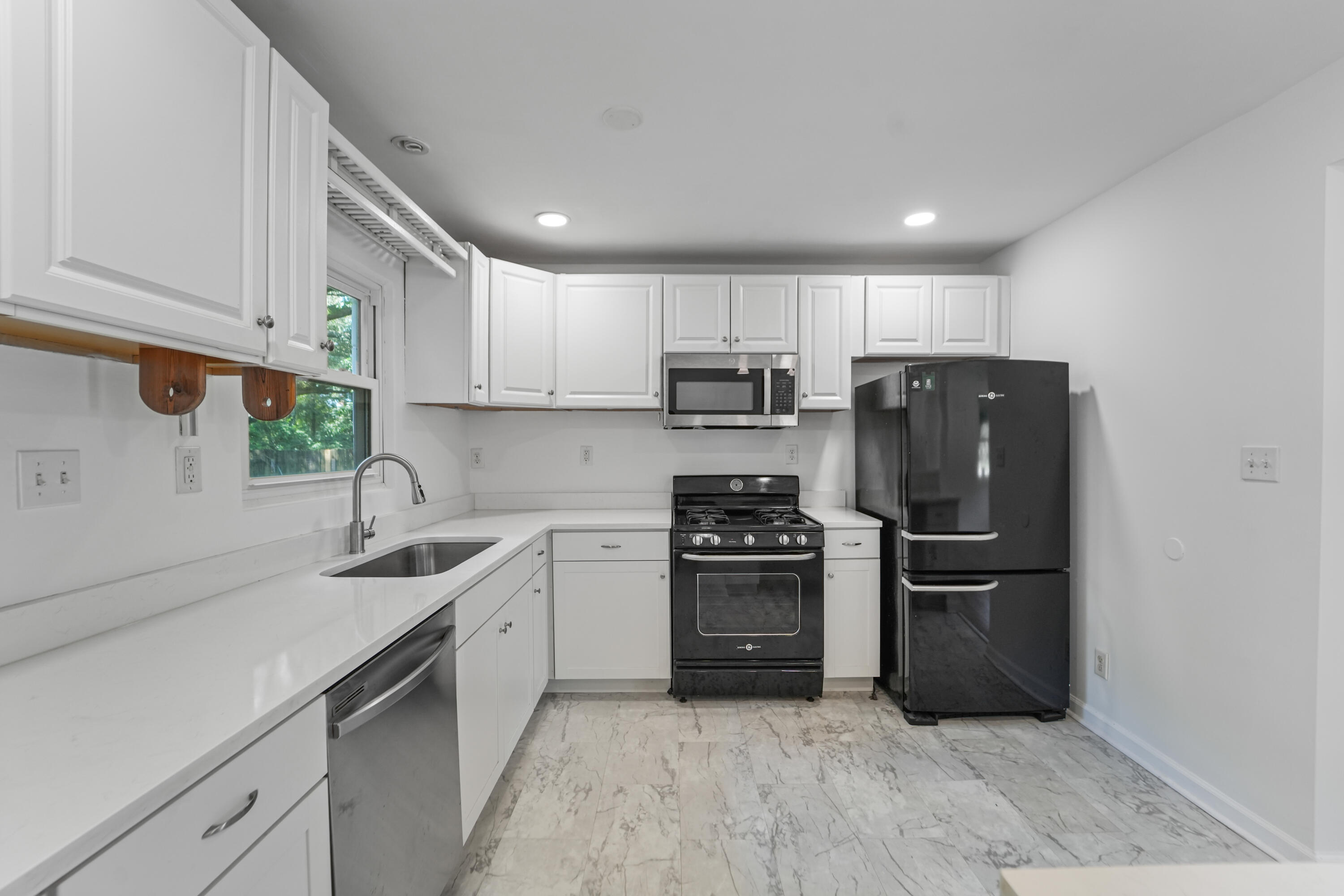 1749 Lady Ashley Street Charleston, SC 29412 - Photo 13 of 31 13) 62630-68c03bc2e3fdb