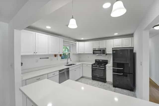 $3,750 | 1749 Lady Ashley Street, Charleston, SC 29412