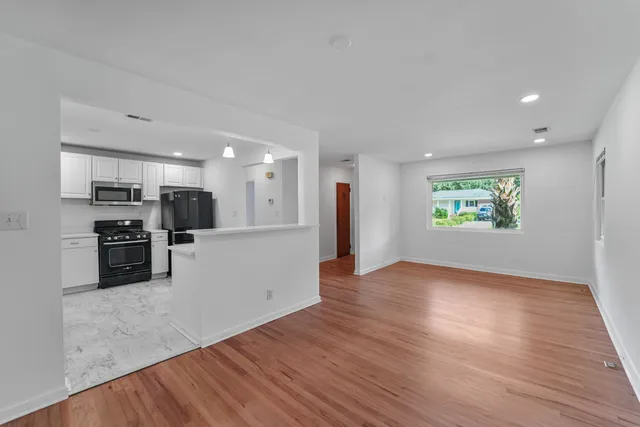 $3,750 | 1749 Lady Ashley Street, Charleston, SC 29412