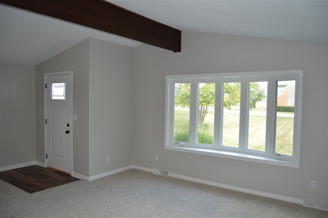 998 South Warren Road Huntington, IN 46750 - Photo 12 of 24 Gallery Image 12