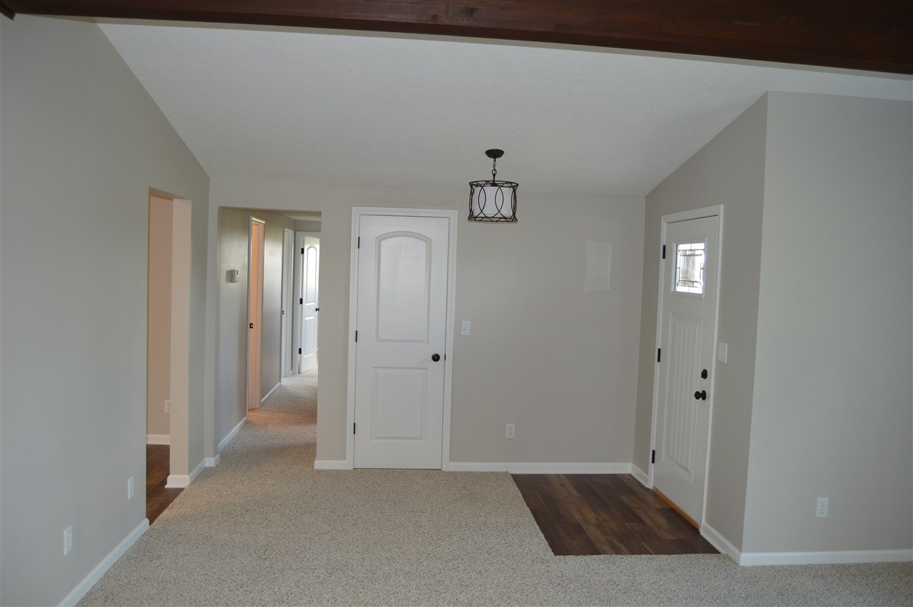 998 South Warren Road Huntington, IN 46750 - Photo 14 of 24 Gallery Image 14