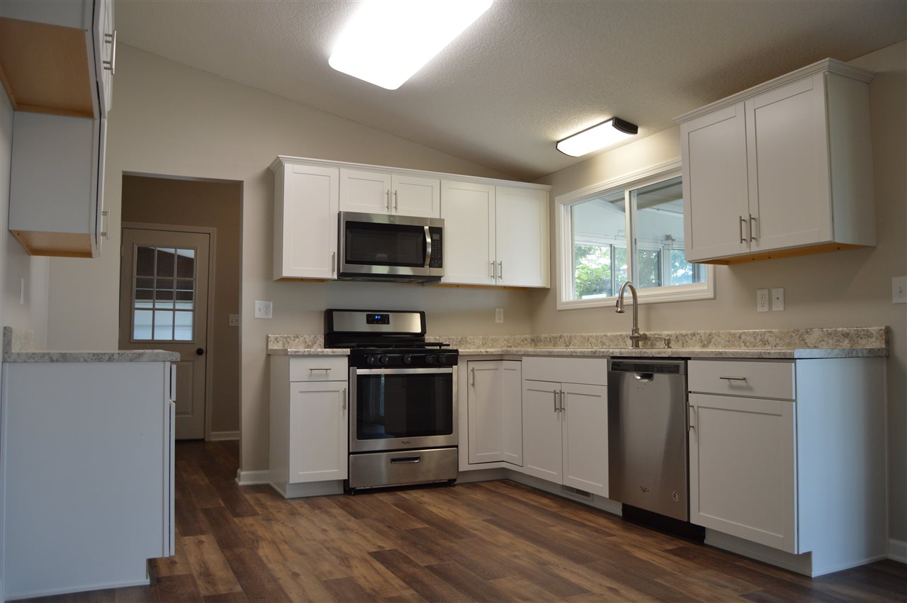998 South Warren Road Huntington, IN 46750 - Photo 8 of 24 Gallery Image 8