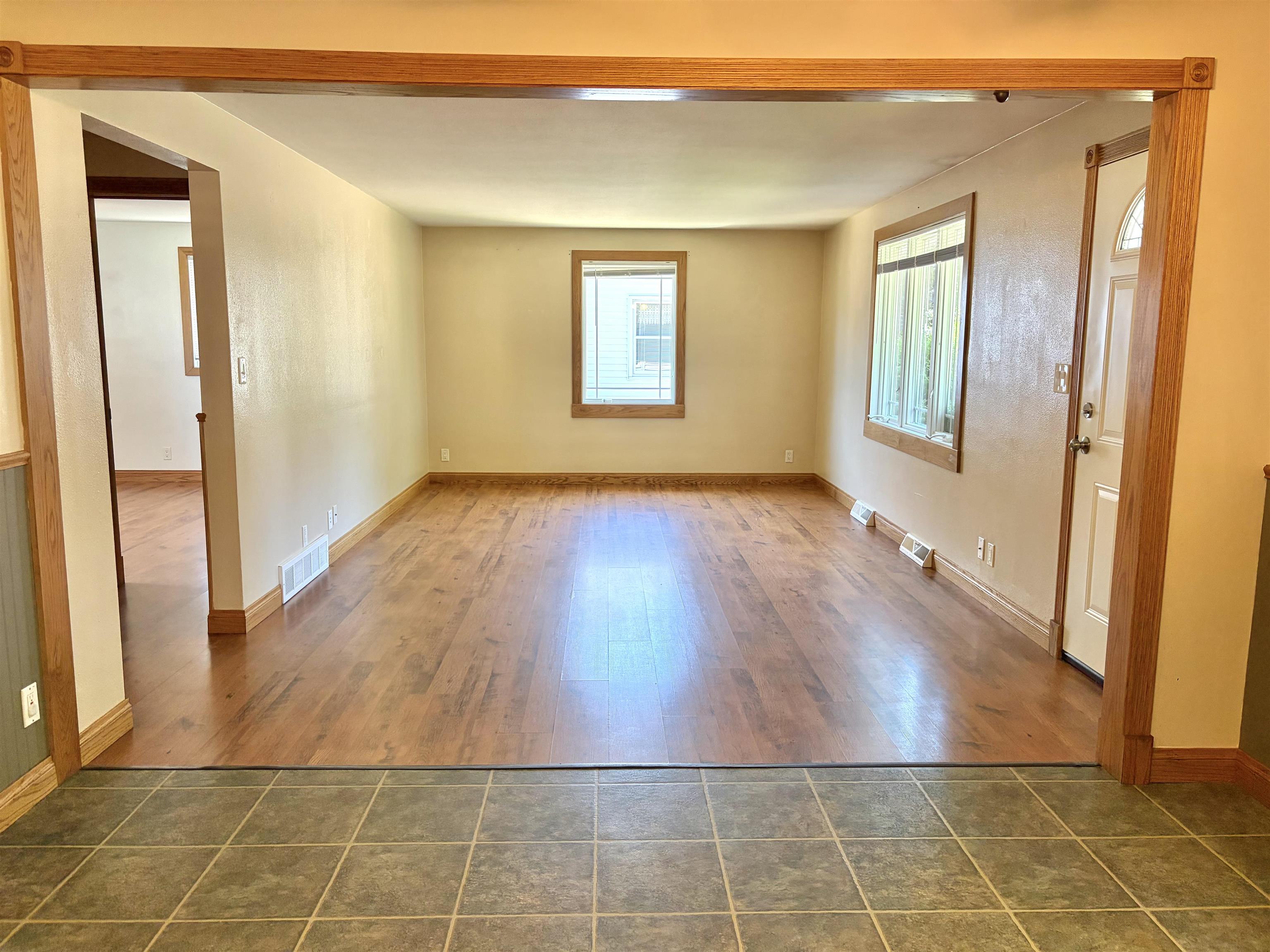 1137 West Roberts Avenue Appleton, WI 54914 - Photo 11 of 24