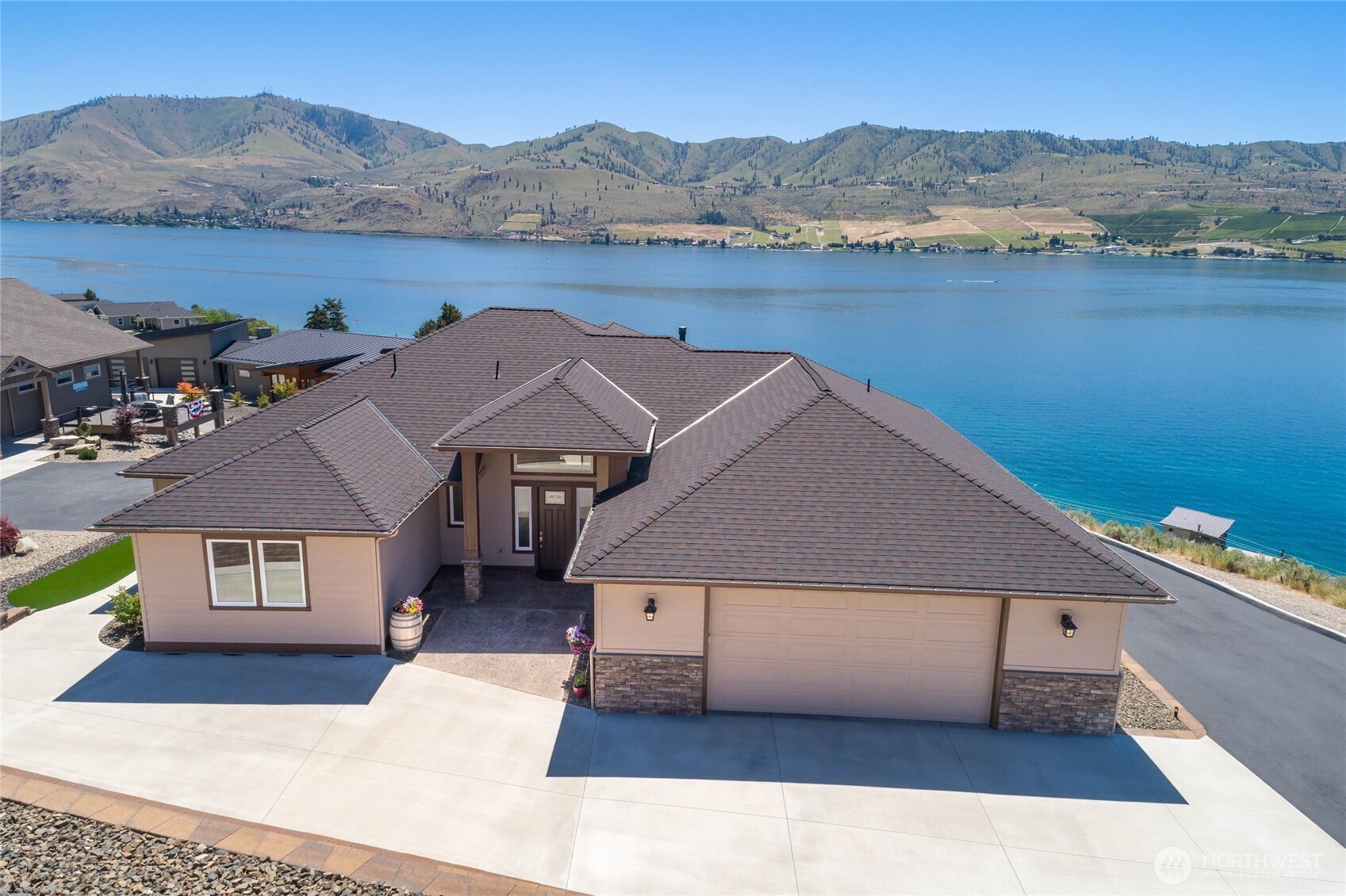 229 Apple Avenue Chelan, WA 98816 - Photo 1 of 40