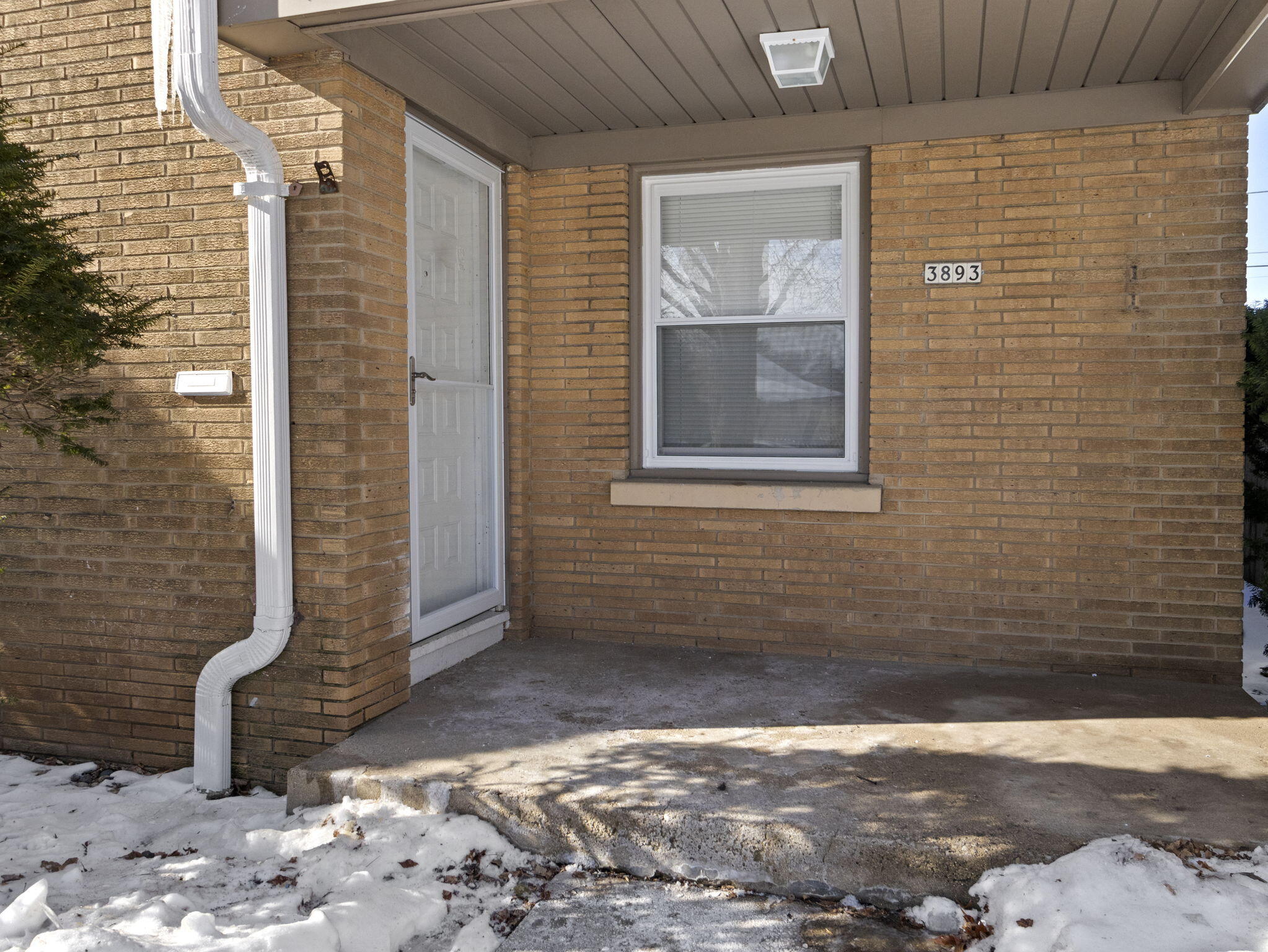 3893 North 40th Street Milwaukee, WI 53216 - Photo 31 of 41 Front entry detail