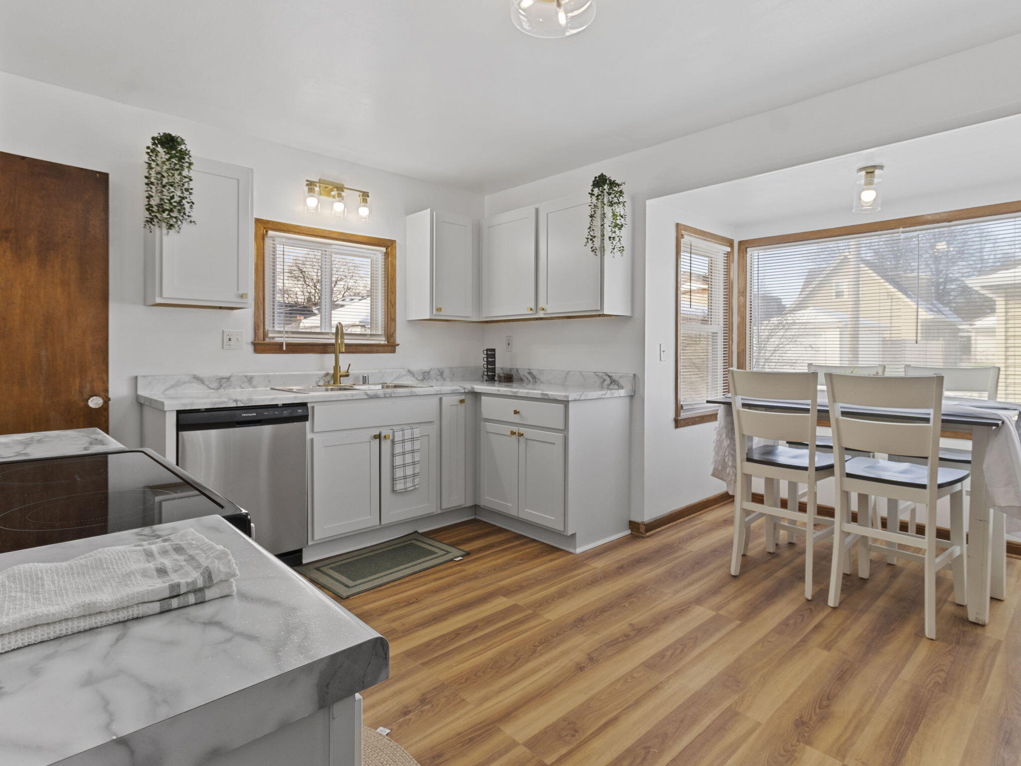 3893 North 40th Street Milwaukee, WI 53216 - Photo 7 of 41 Kitchen