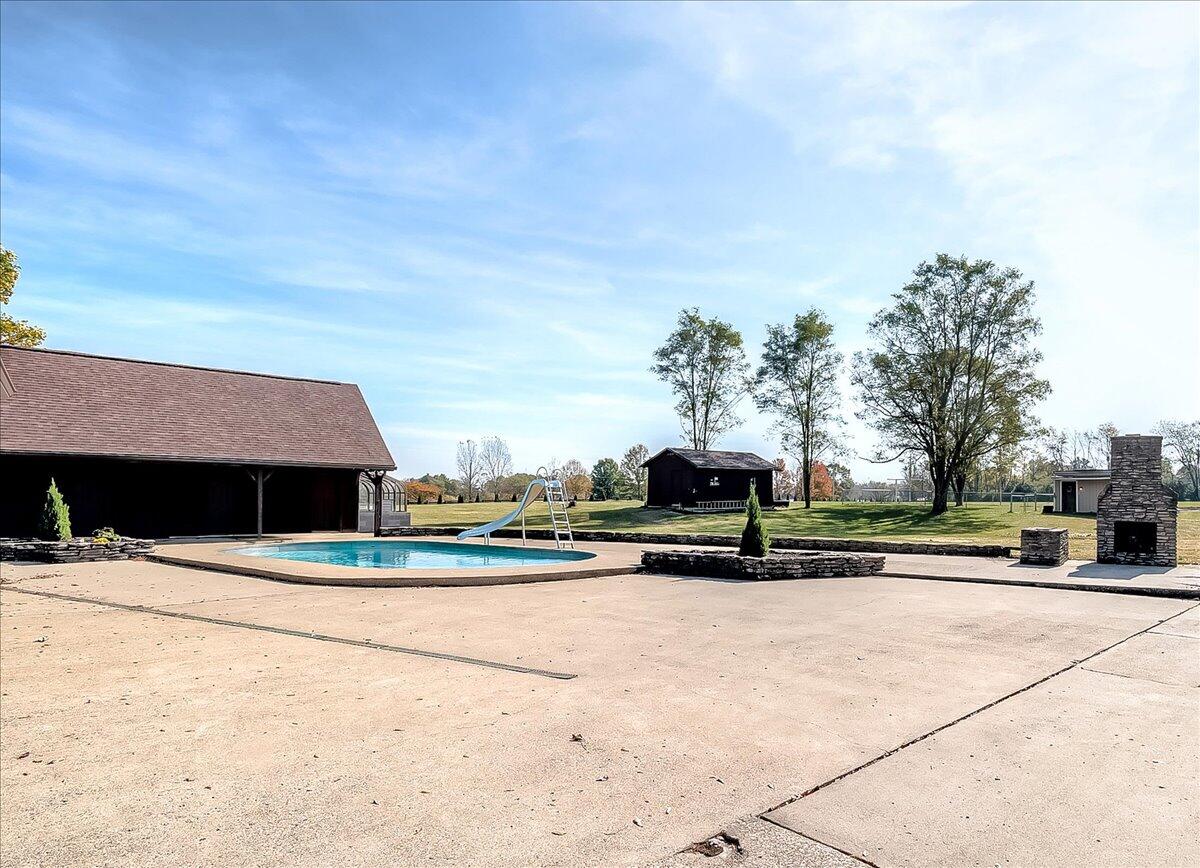 5376 Stewart Road Lexington, KY 40516 - Photo 78 of 98 Pool / Patio
