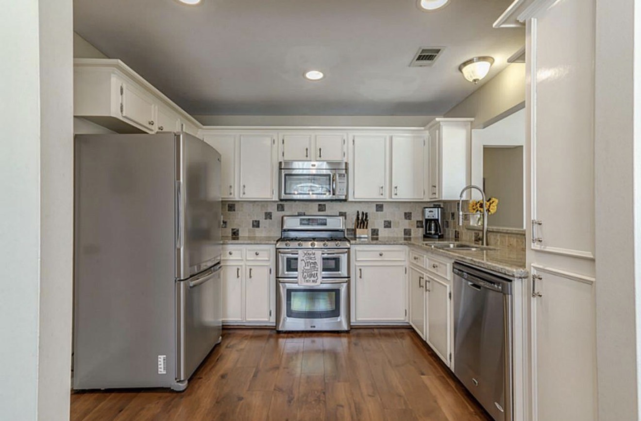 28 Fallenstone Drive Spring, TX 77381 - Photo 7 of 23
