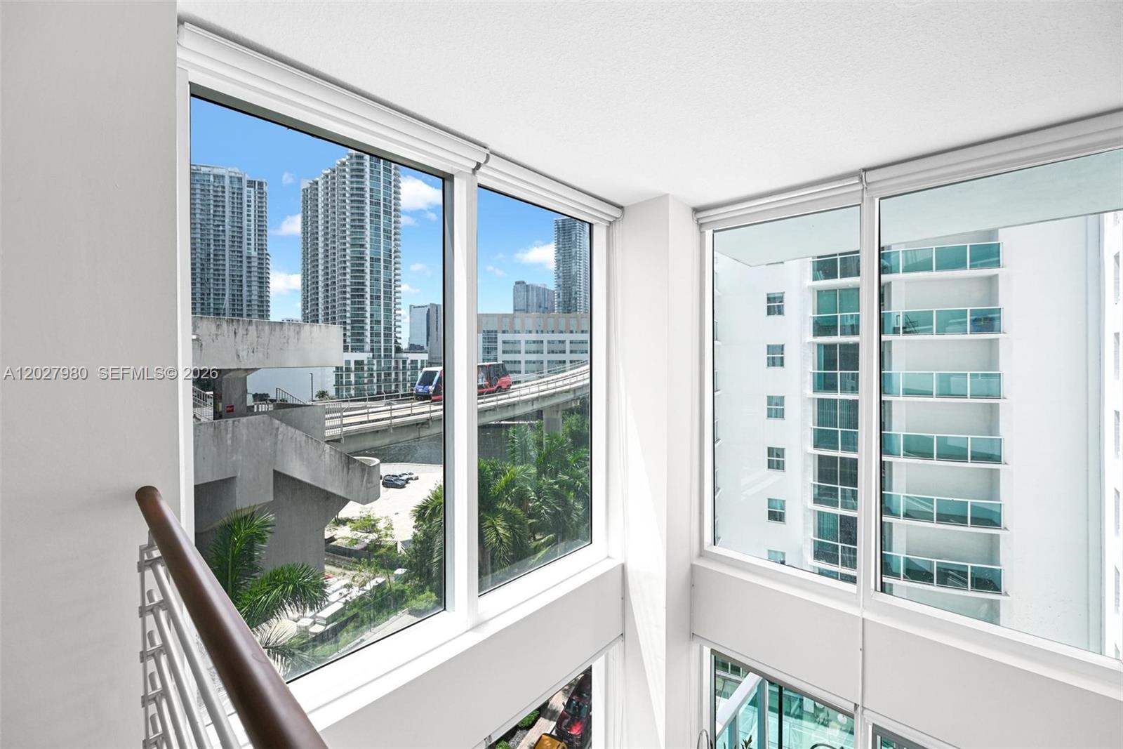 41 Southeast 5th Street, Unit 517 Miami, FL 33131 - Photo 11 of 49