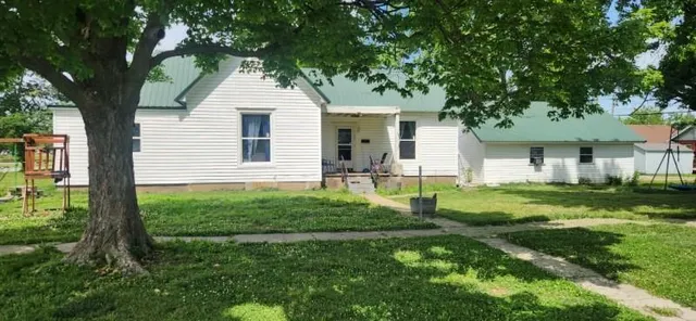 $132,500 | 246 East 14th Street, Baxter Springs, KS 66713