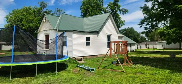 $132,500 | 246 East 14th Street, Baxter Springs, KS 66713