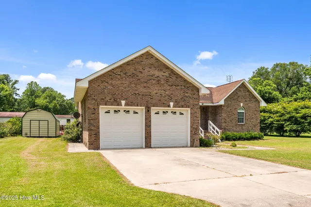 $268,500 | 102 Carls Woods Drive, Pinetown, NC 27865