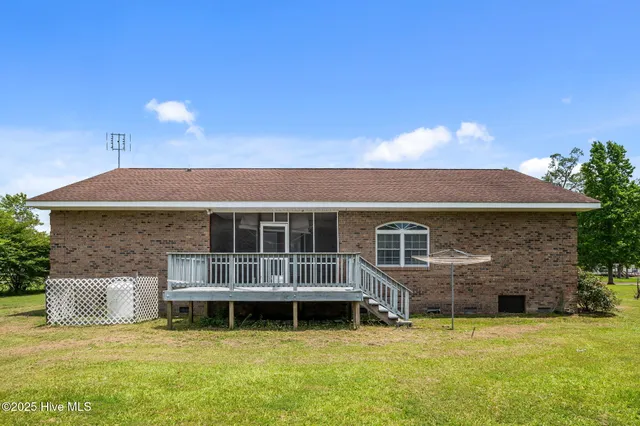 $268,500 | 102 Carls Woods Drive, Pinetown, NC 27865